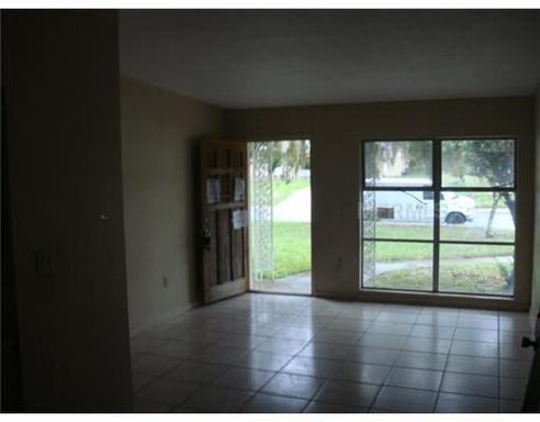 1909 Cricket Dr - Photo 2 of 5