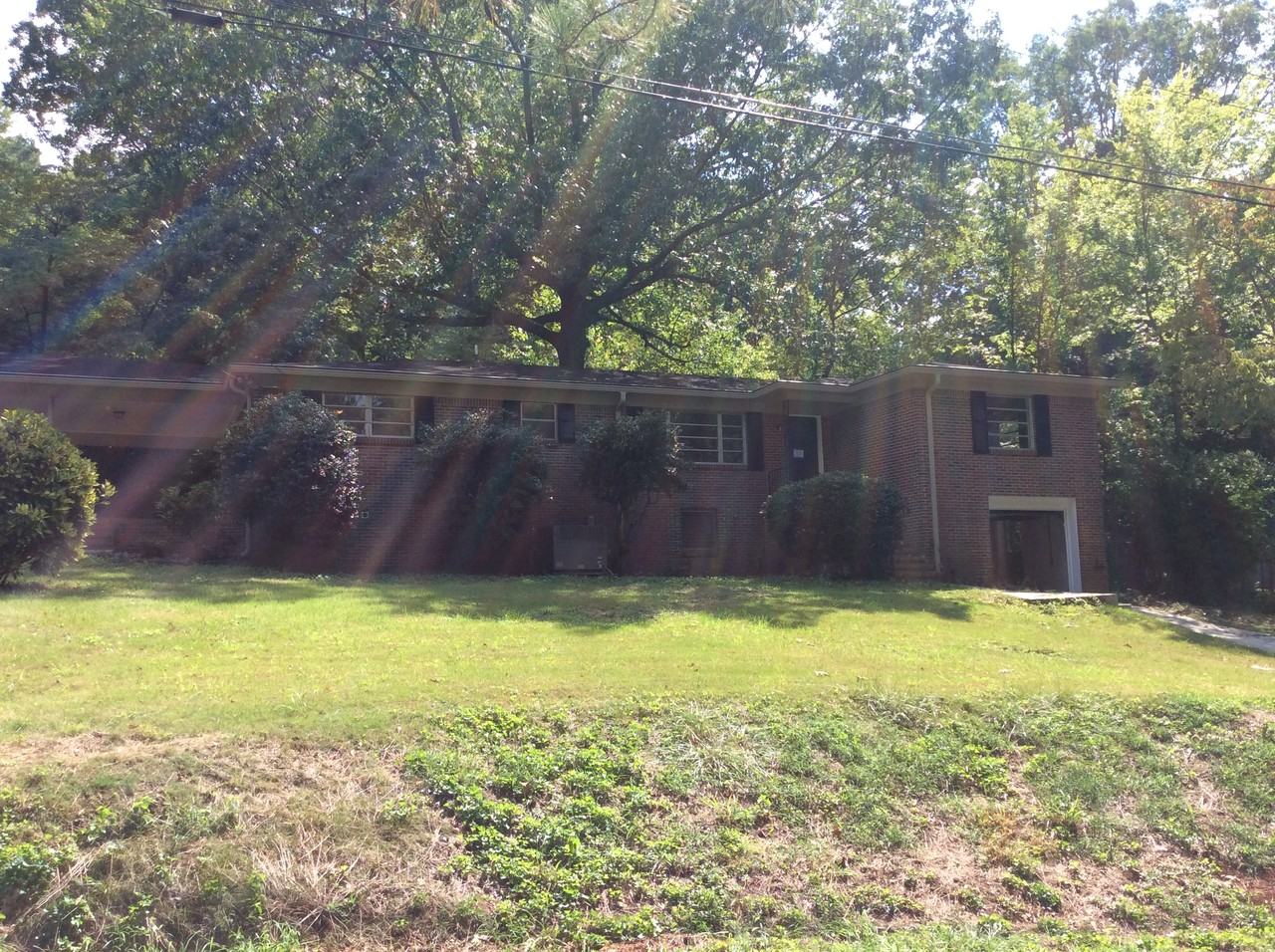 709 Conover Dr - Photo 2 of 11