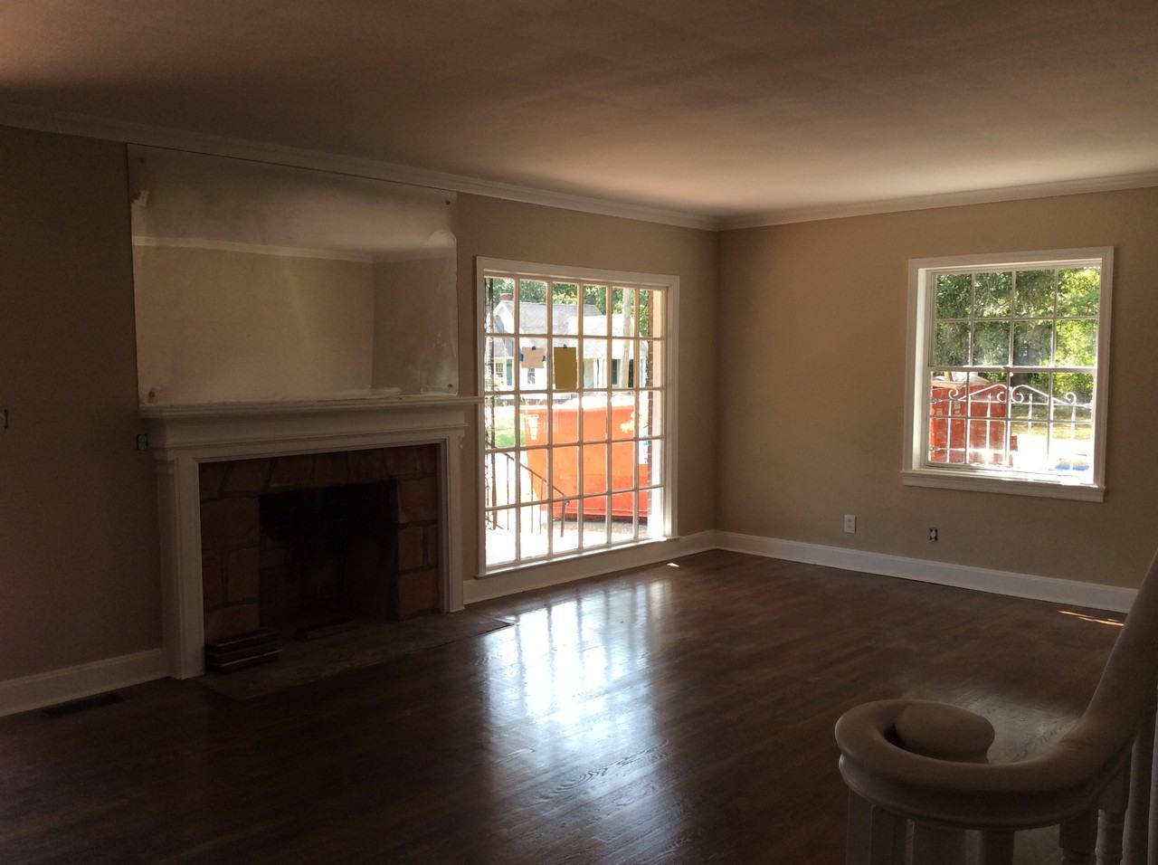 229 Pinewood Ave - Photo 3 of 13