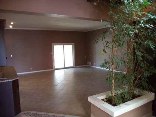 5008 Silas Ct NE - Photo 2 of 12