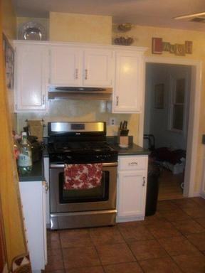 193 Alexander St - Photo 2 of 8