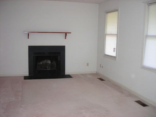 440 Cordelia Dr - Photo 3 of 5