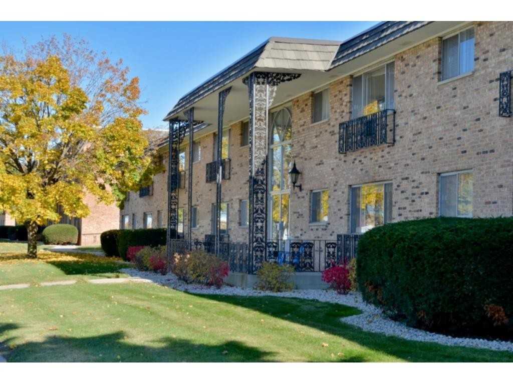 French Quarter Apartments 9707 W National Ave, West Allis, WI 53227