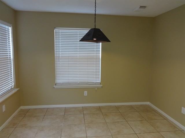 16107 Hilton Head Ln - Photo 2 of 9