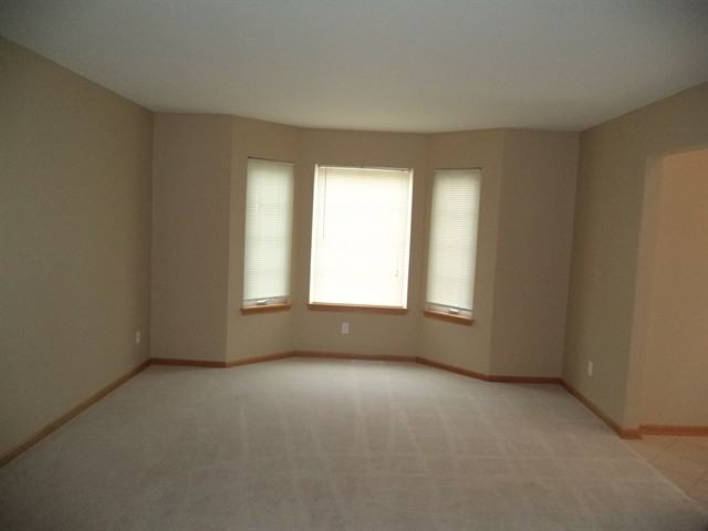 521 Sand Dr - Photo 3 of 14