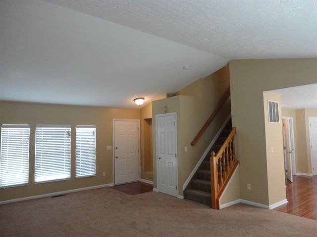 161 Lakeview Dr - Photo 2 of 13