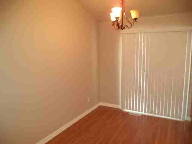 2475 N Eureka Ave - Photo 3 of 11