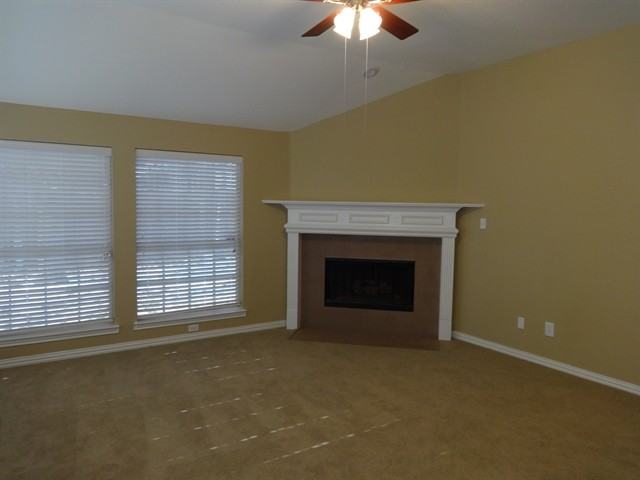 2809 Lakehollow Ln - Photo 2 of 11