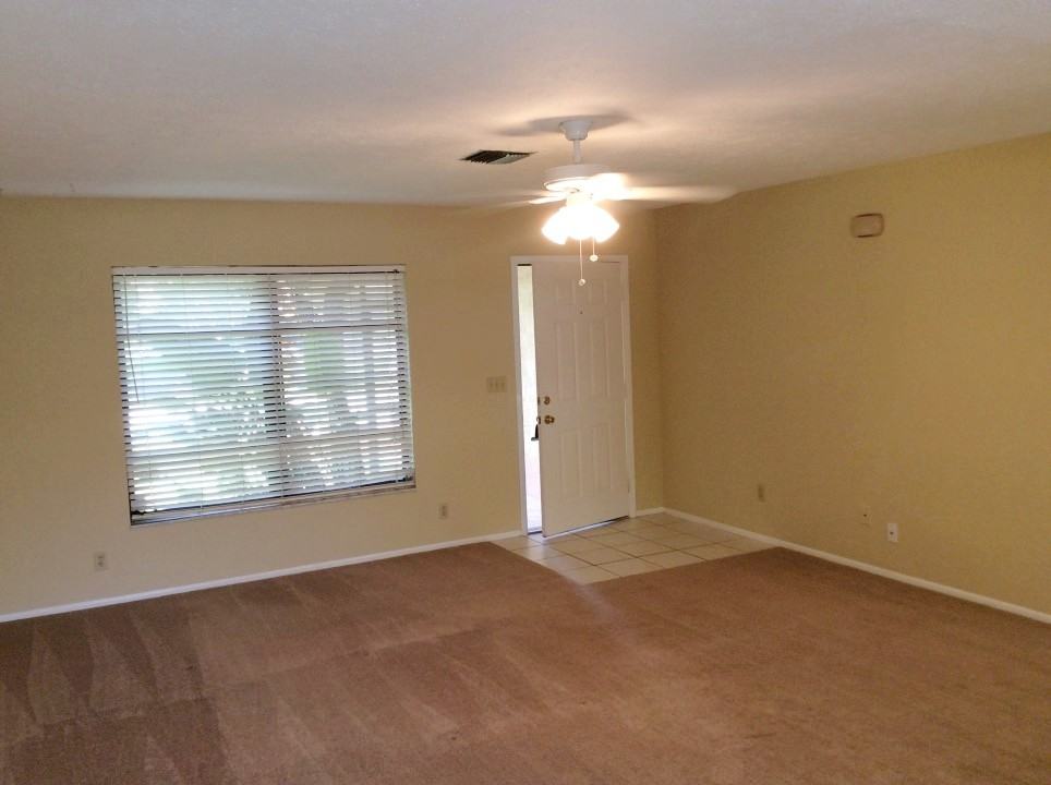 141 Loyola Rd - Photo 2 of 9