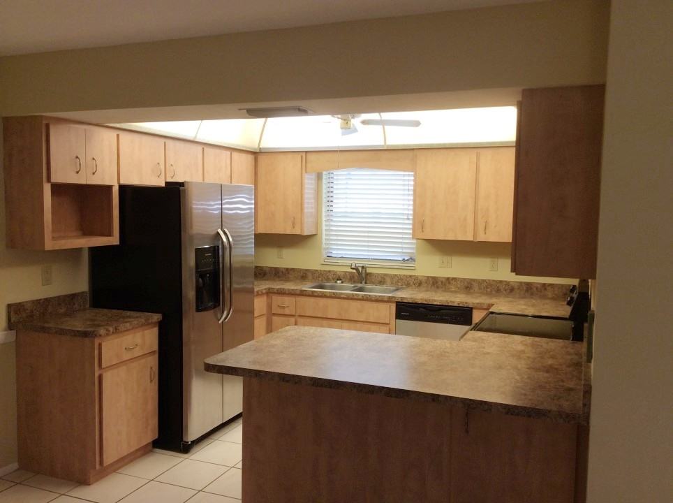 141 Loyola Rd - Photo 3 of 9
