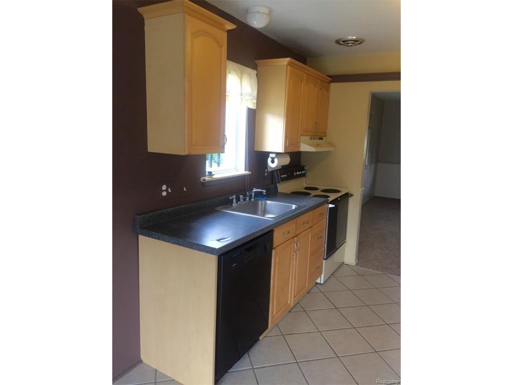 8401 18 Mile Rd - Photo 3 of 6