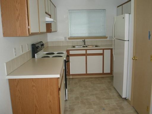 7241 SE Division St - Photo 2 of 7