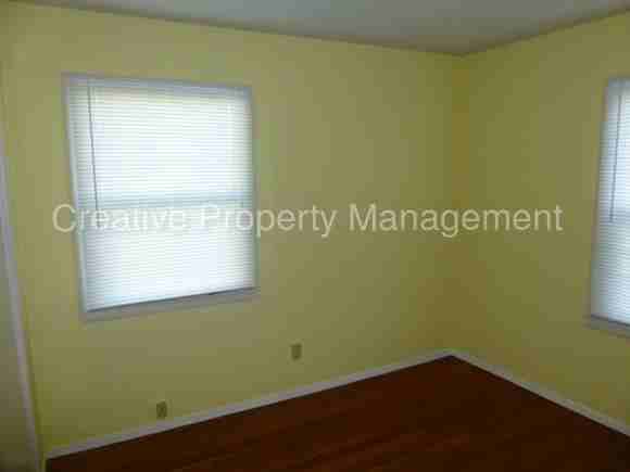 580 Hilby Ave - Photo 3 of 4