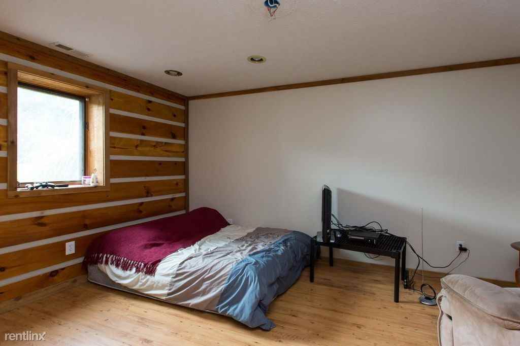 660 Turkey Knob Rd - Photo 3 of 7