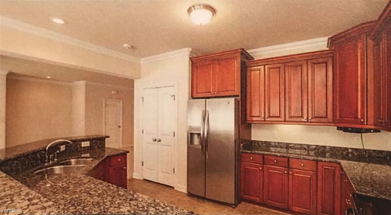 1025 Horton Pl - Photo 3 of 3