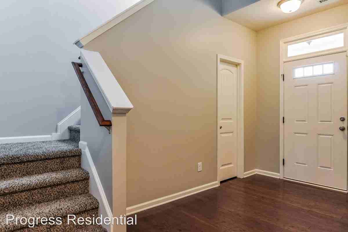 35 Wensley Ct - Photo 2 of 17