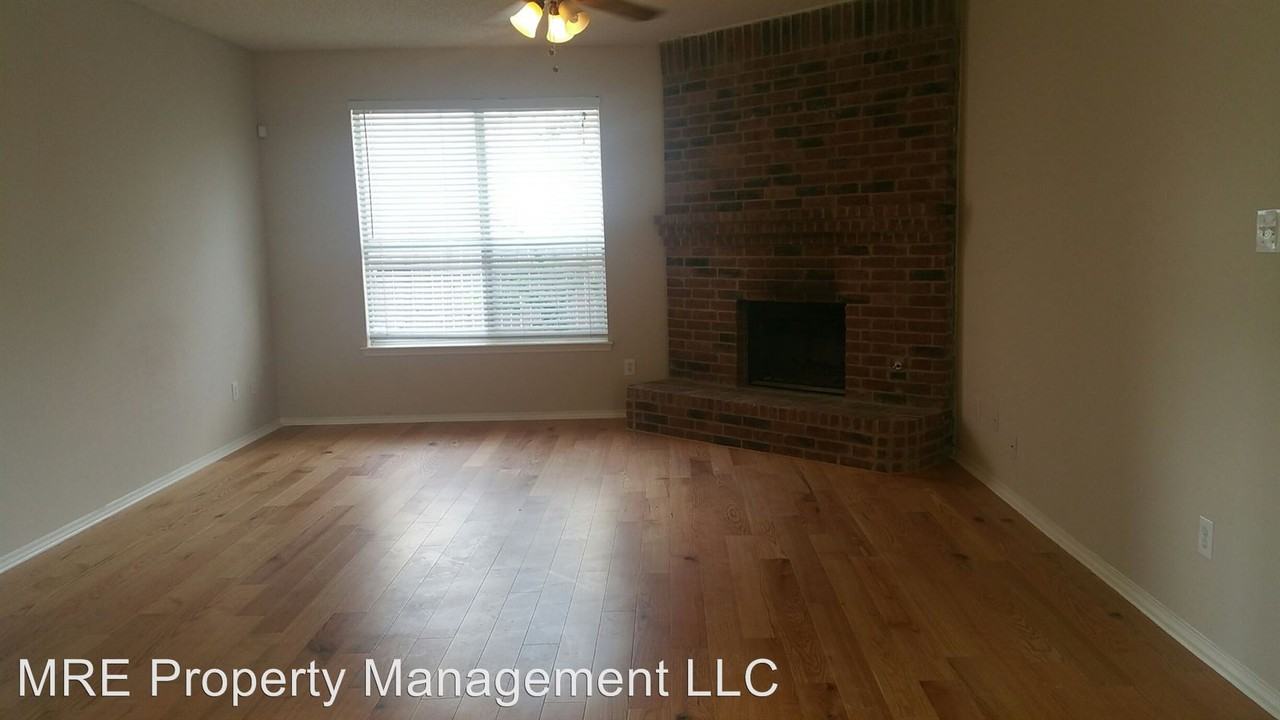 4712 Park Bend Dr - Photo 3 of 11