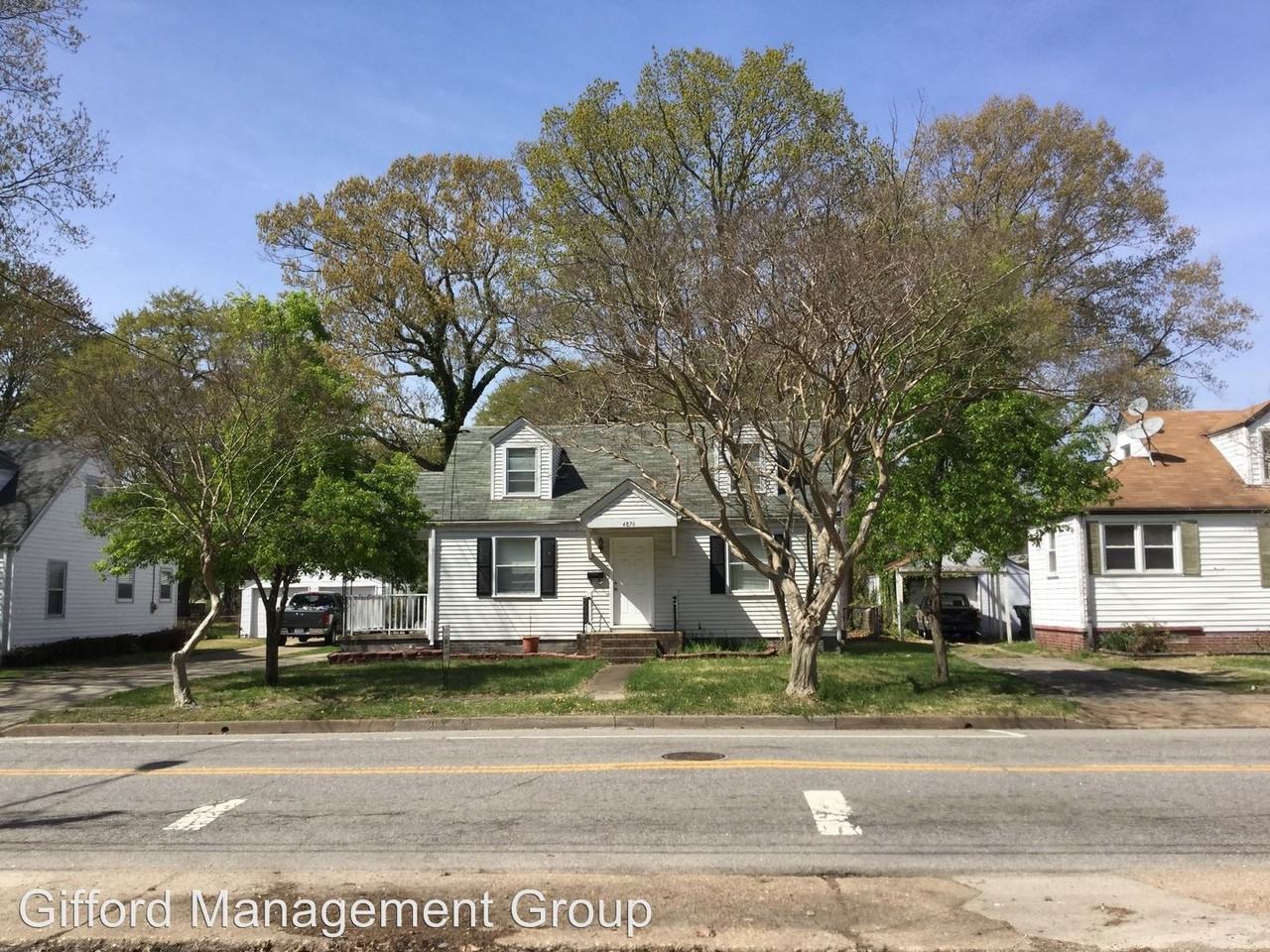 4876 Robin Hood Rd - Photo 2 of 16