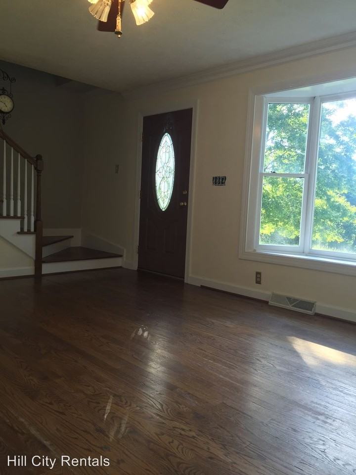 835 Stevens Rd - Photo 2 of 13