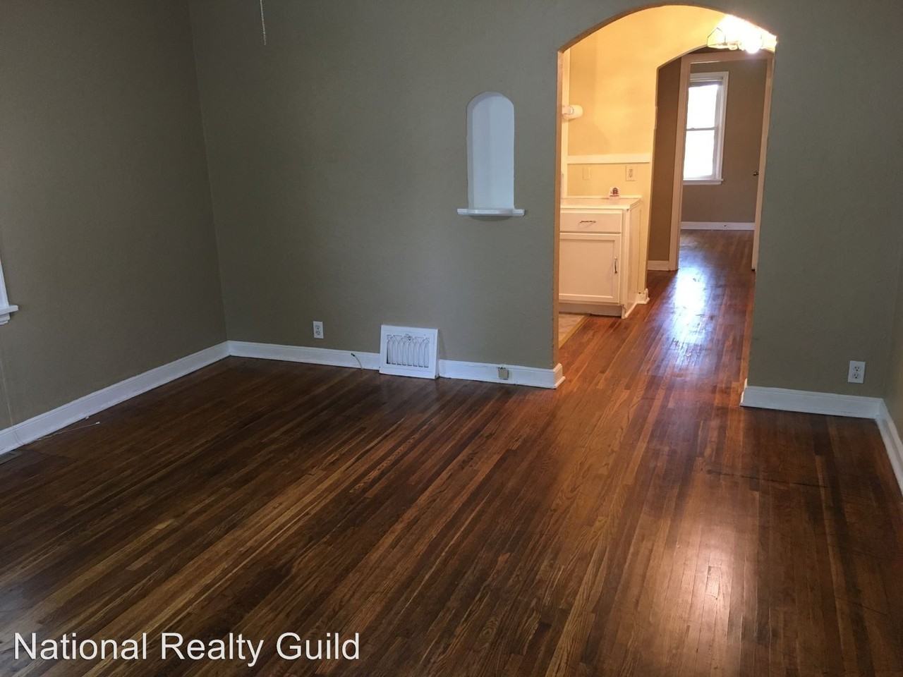 315 3rd Ave S - Photo 2 of 13