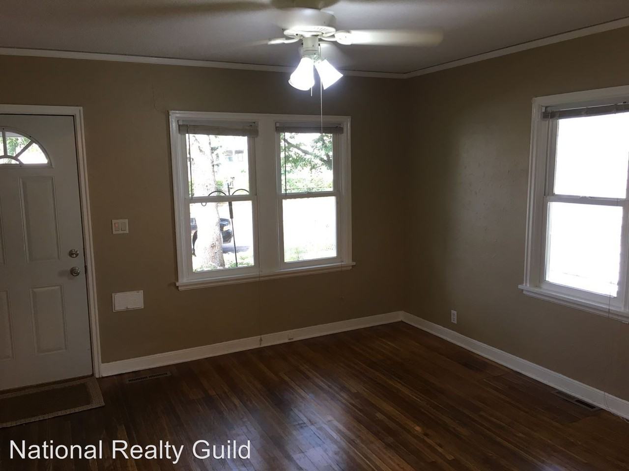 315 3rd Ave S - Photo 3 of 13