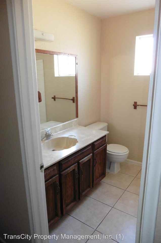 704 N San Jose Cir - Photo 2 of 7