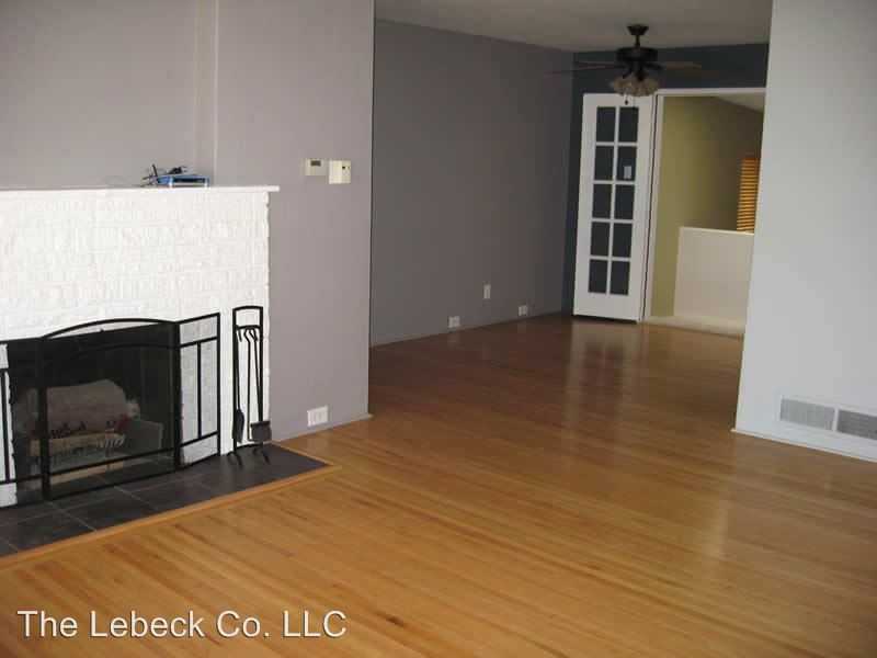 1321 Lafayette Dr NE - Photo 2 of 12