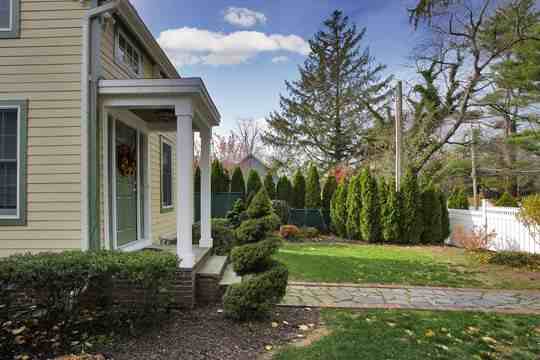 342 Main St - Photo 3 of 12