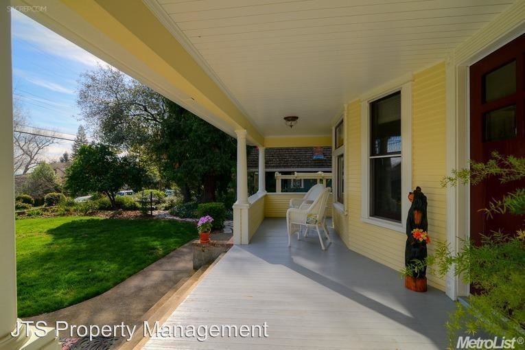 4065 Ridge St - Photo 3 of 21