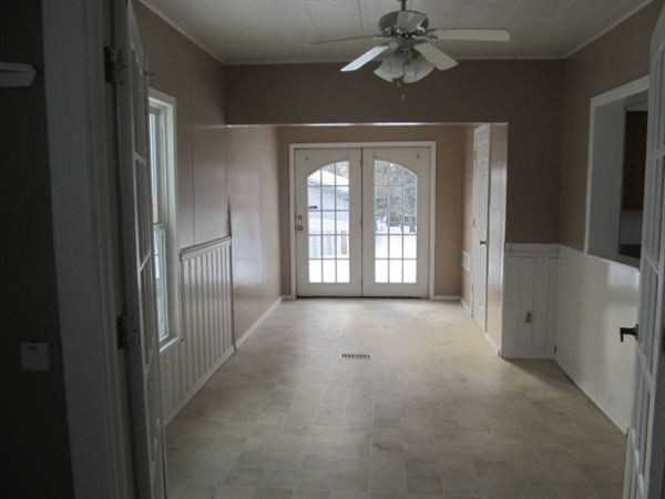 719 W Lincoln Ave - Photo 3 of 9