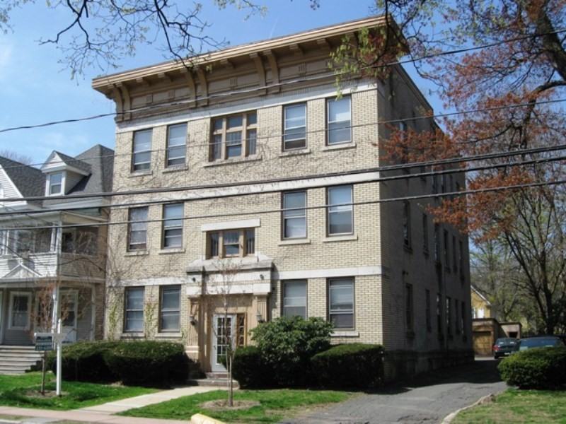 33 Sherman St - Photo 2 of 4