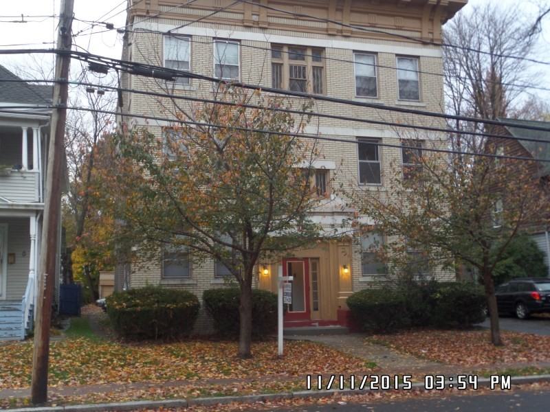 33 Sherman St - Photo 3 of 4