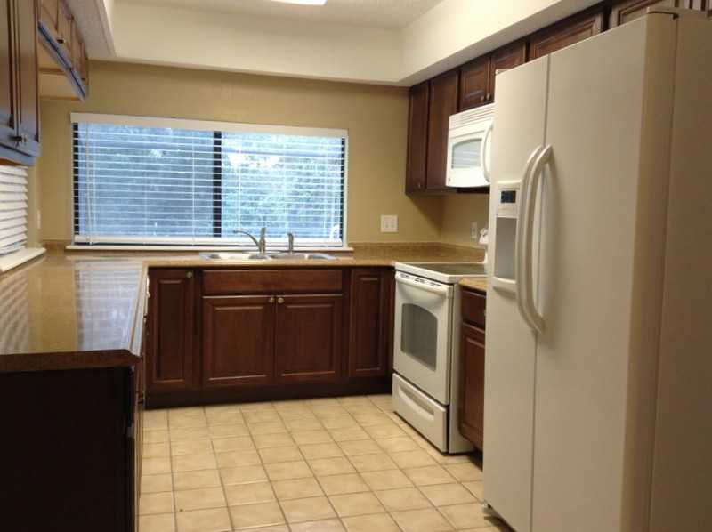 8310 Reynolds Dr - Photo 3 of 15