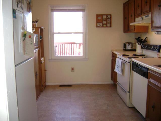 4622 Dyer Ct - Photo 2 of 7