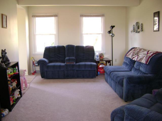 4622 Dyer Ct - Photo 3 of 7