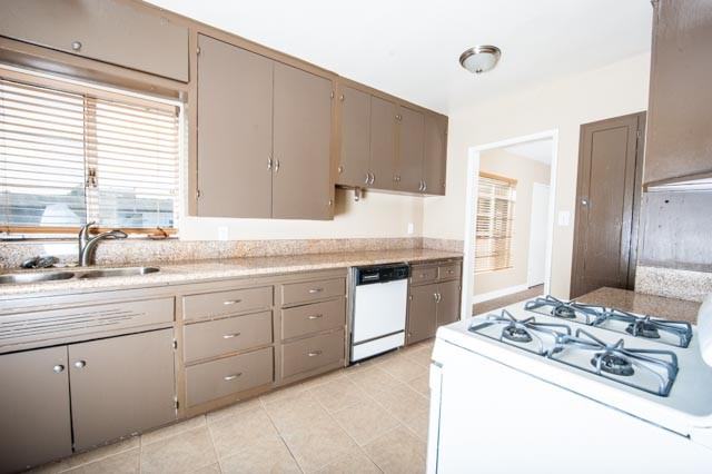 2905 N F St - Photo 2 of 5