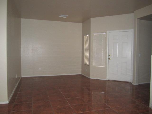 11365 W Yuma St - Photo 3 of 20
