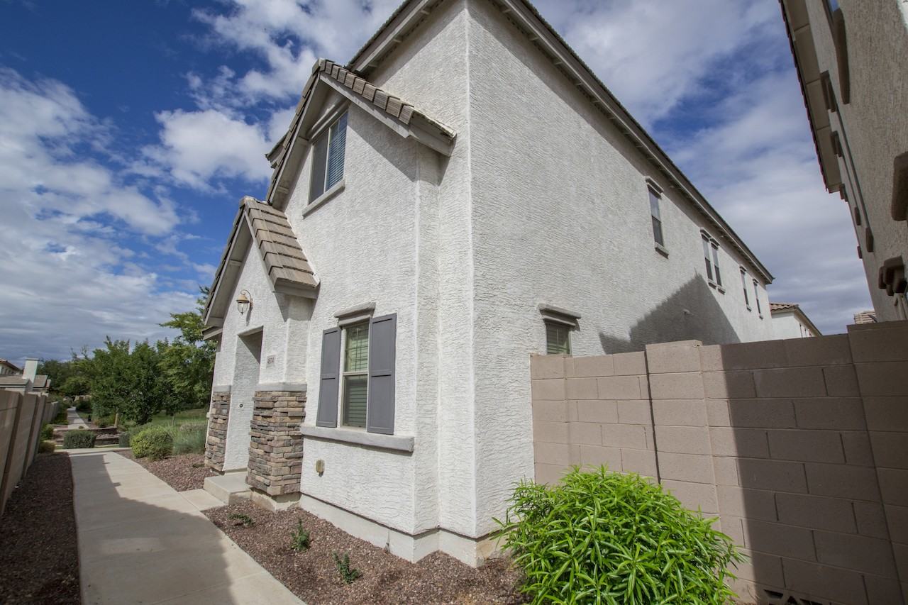 4674 E Olney Ave - Photo 2 of 18