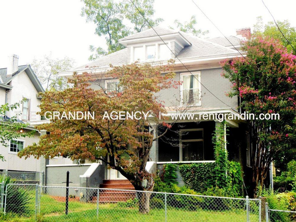 1211 Wasena Terrace SW - Photo 2 of 35