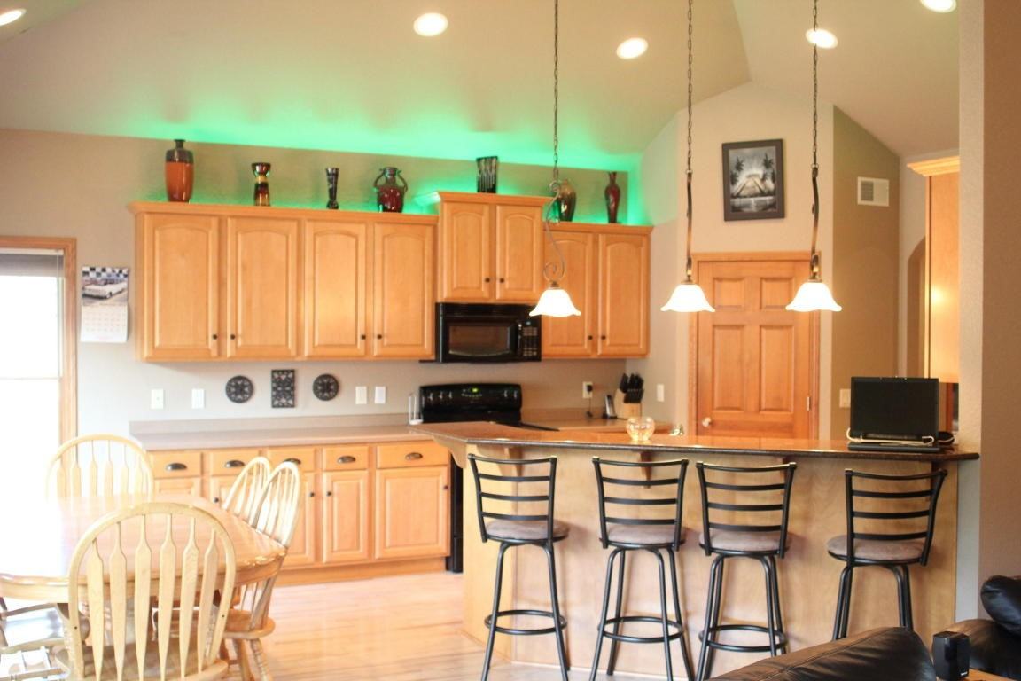 2802 Gateway Ave - Photo 3 of 22