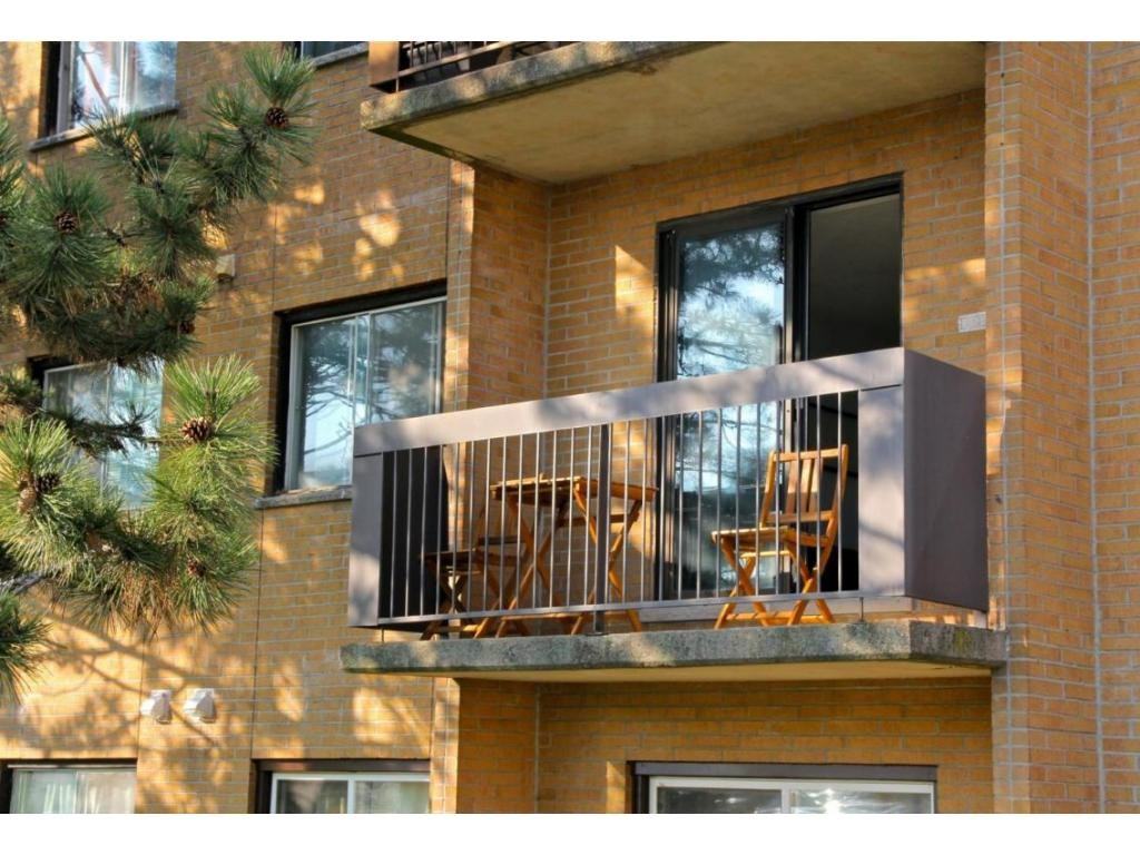 Woodside Avenue Apartments - Photo 3 of 8
