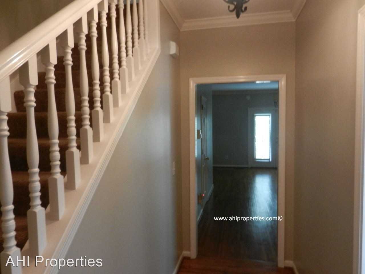 3417 Wisterwood Ln - Photo 3 of 23