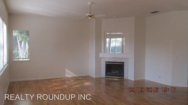 913 Densmore Way - Photo 3 of 15