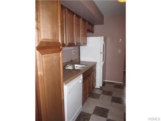 36 Crescent Dr - Photo 2 of 11