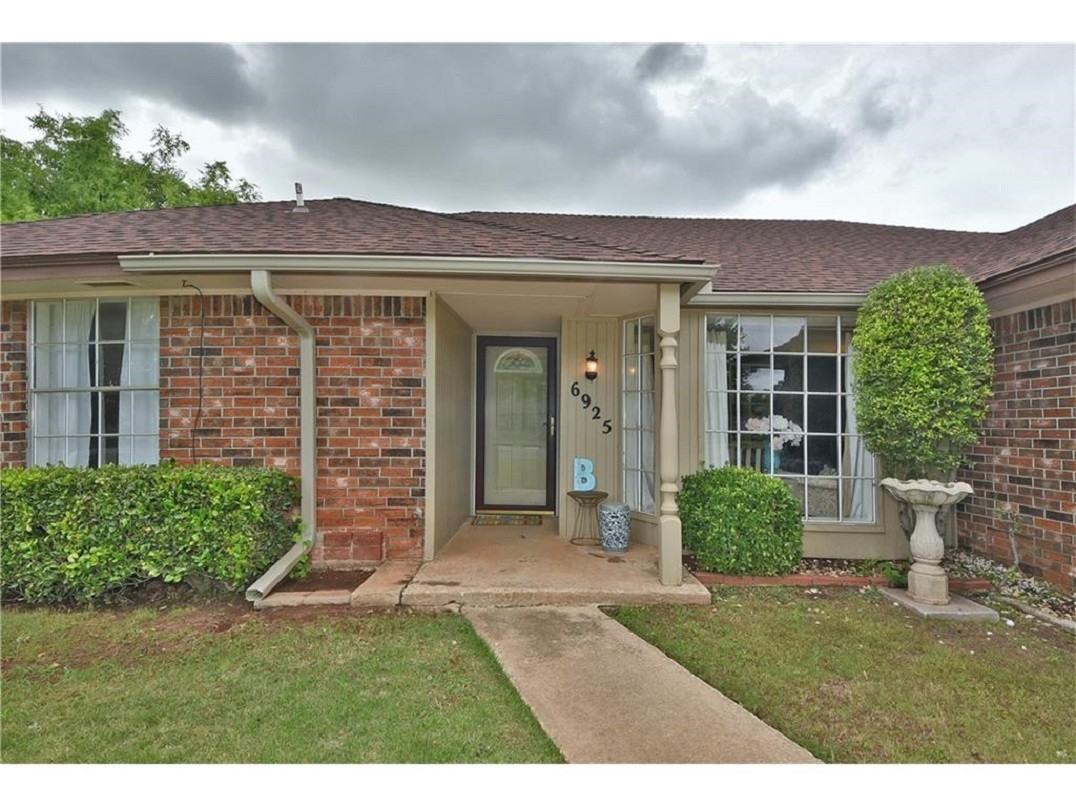 6925 Stonycreek Dr - Photo 2 of 13