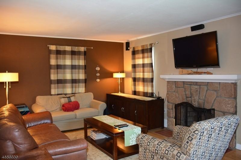 32 Burlington Rd - Photo 2 of 14