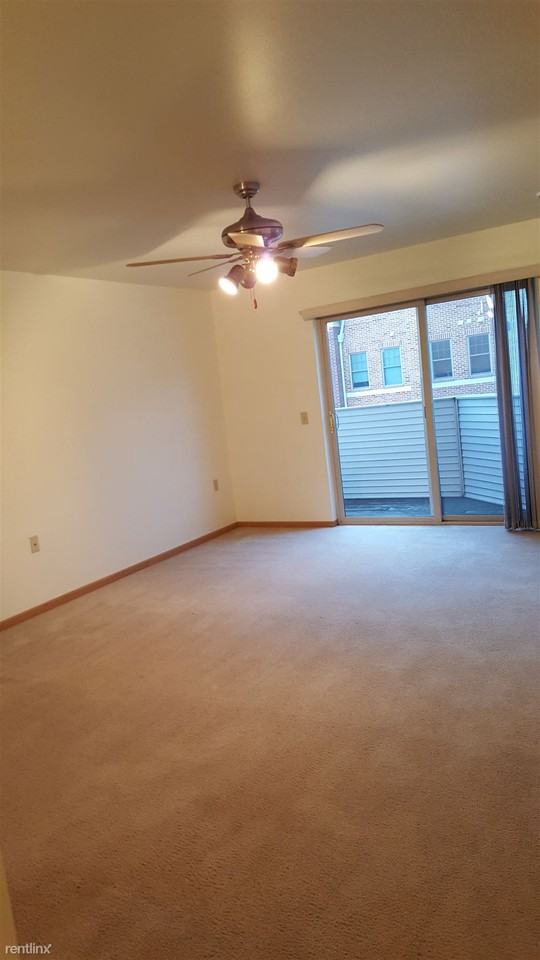 421 Water St - Photo 2 of 10