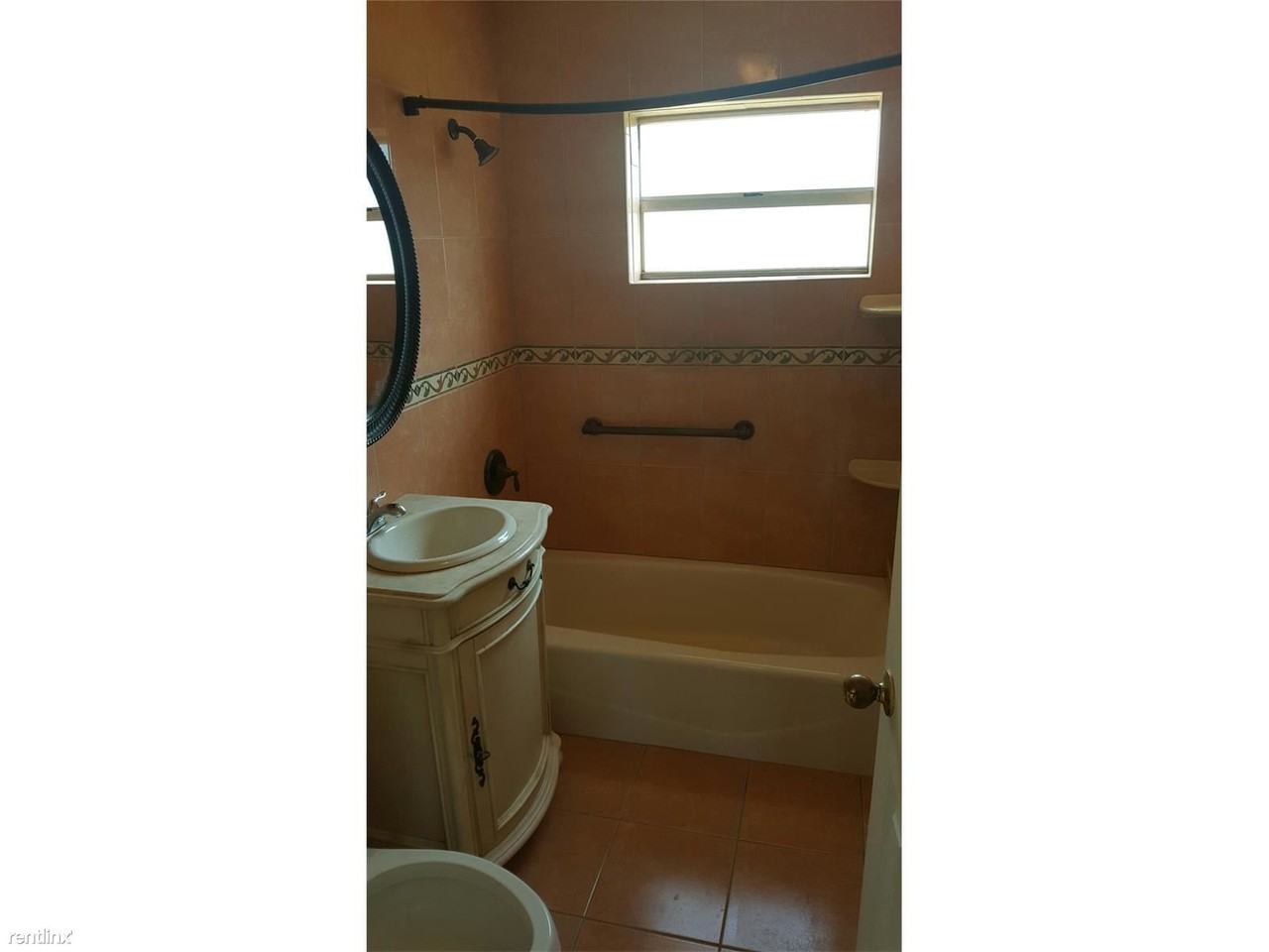 15821 NW 17th Ct - Photo 2 of 5