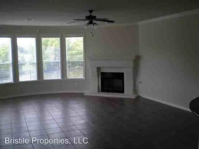 3854 Harvey Penick Dr - Photo 3 of 5