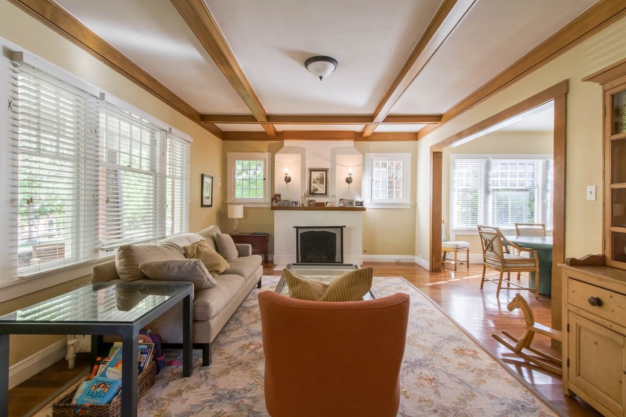 657 Elizabeth Street - Photo 2 of 24